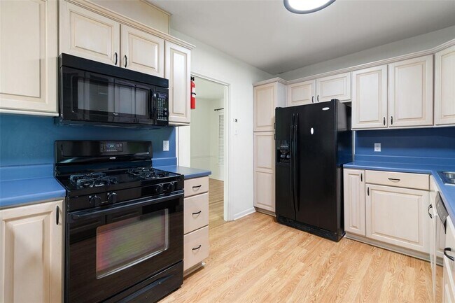 Building Photo - 1206 Larkwood Dr
