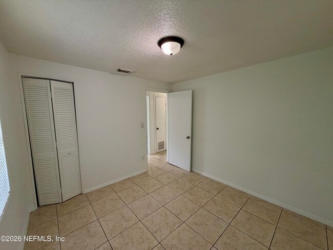 Building Photo - 5903 Droad St