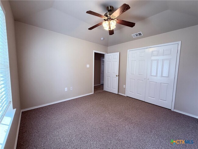 Building Photo - 1035 Helen Dr