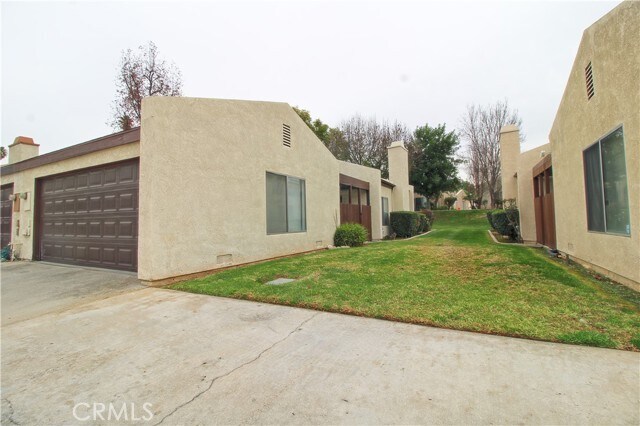 Building Photo - 1044 Ardmore Cir