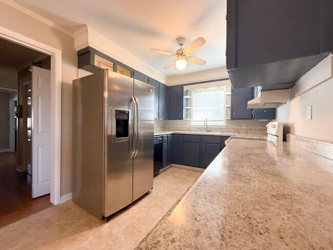 Building Photo - Spacious 3 Bedroom Home with Limited-Time $500 Move-In Special