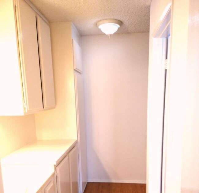 Building Photo - 13621 Cerise Ave Apartments