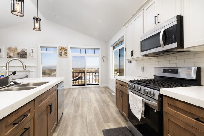 Building Photo - **Charming Home in Provo, UT 84401 – Avail...