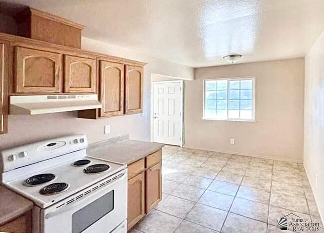 Building Photo - 1330 La Madera Dr