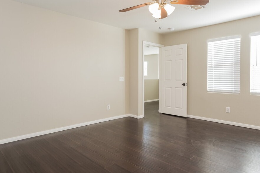 Building Photo - 5309 Las Cruces Heights St