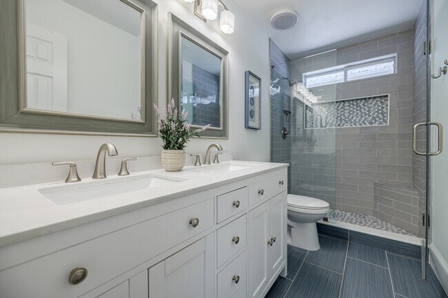 Building Photo - 2105 Brookridge Ter