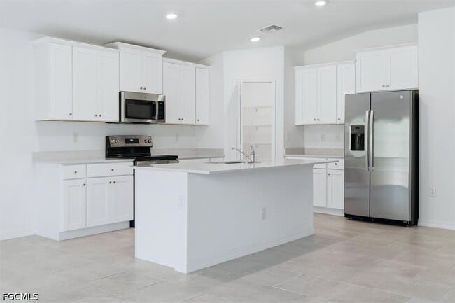 Building Photo - 3911 Treasure Oak Wy