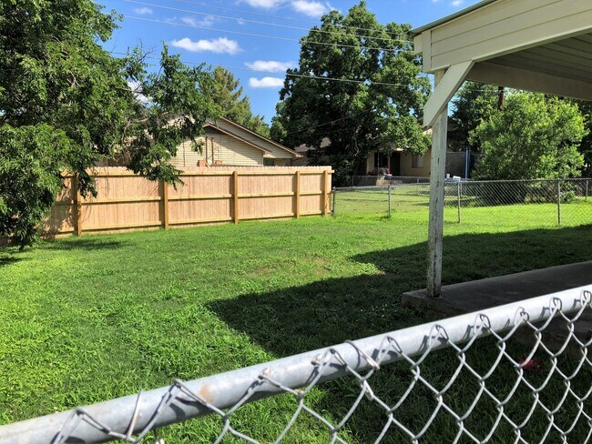 Building Photo - 3606CH