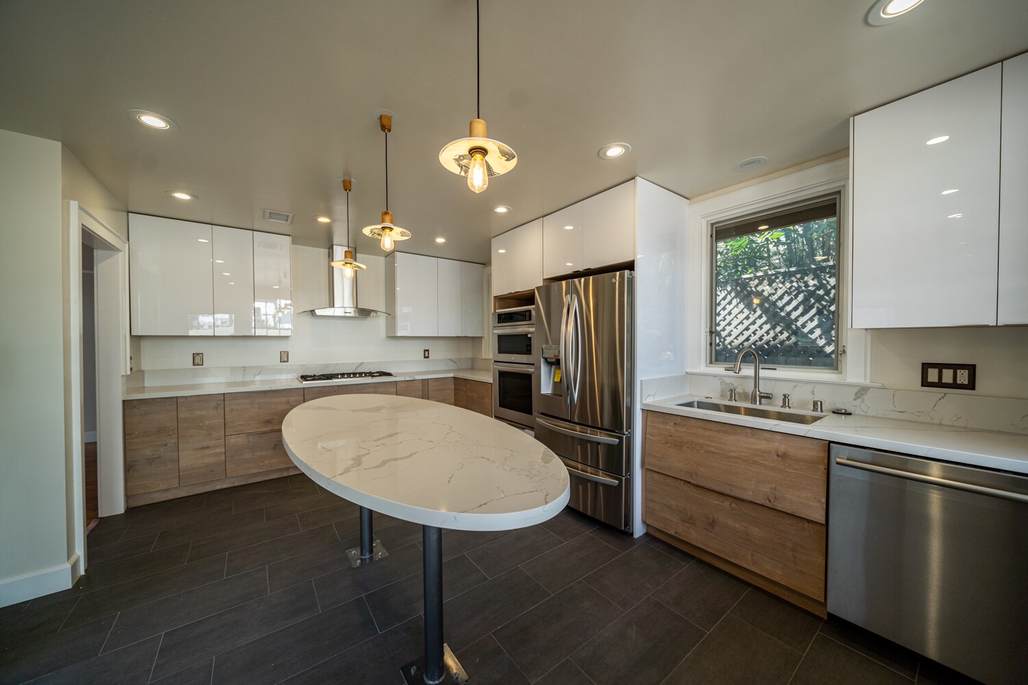 kitchen - 1258 Essex St