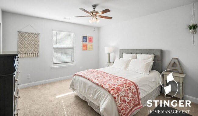 Building Photo - 1174 Danner Dr