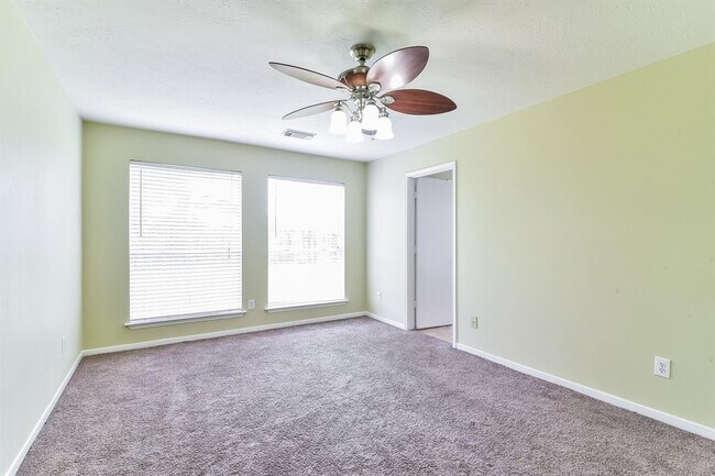 Building Photo - 22530 Heather Way Ct