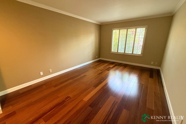Building Photo - Modern Foster City 3 Bedroom Townhome with...