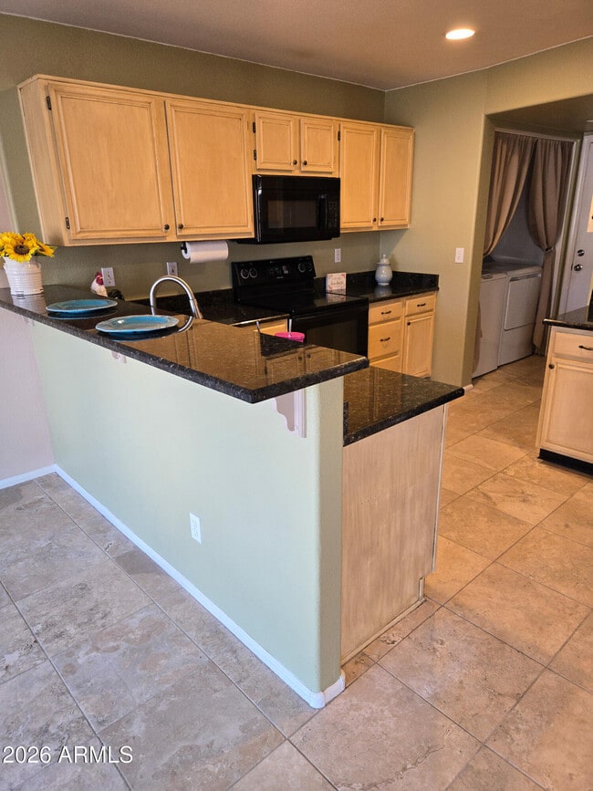 Building Photo - 3032 E Wahalla Ln