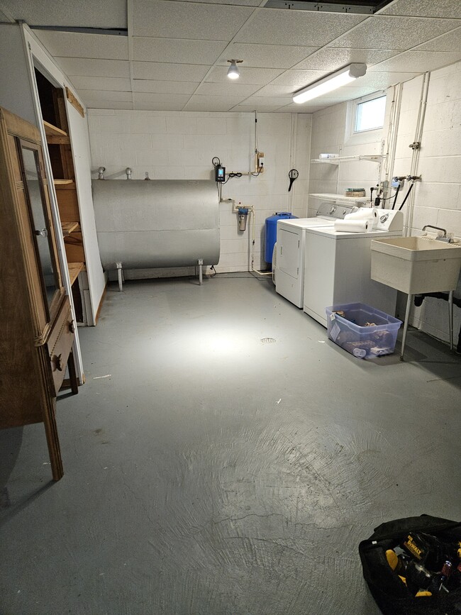 Building Photo - 4738 Grand Valley Rd