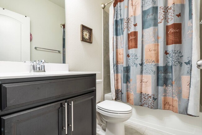 Building Photo - 2424 Coyote Way