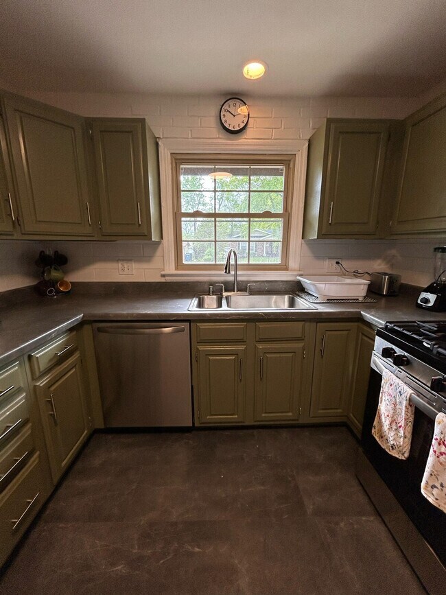 Building Photo - 11915 Brampton Hunt Rd