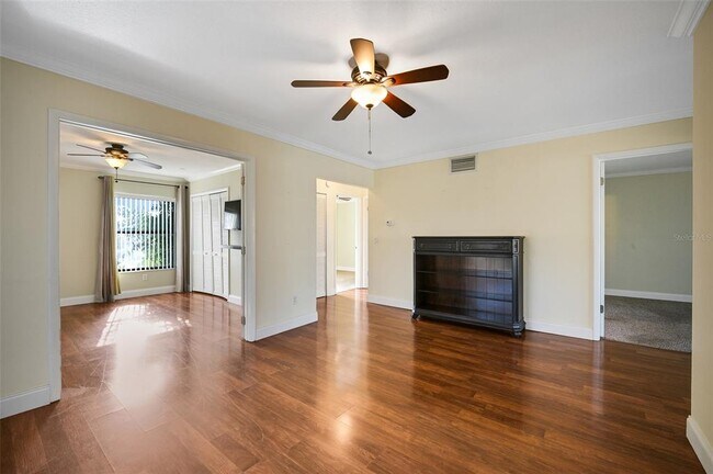 Building Photo - 601 Casa Park N Ct
