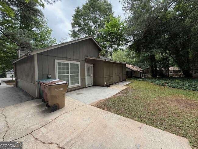 Building Photo - 7799 Park Ln