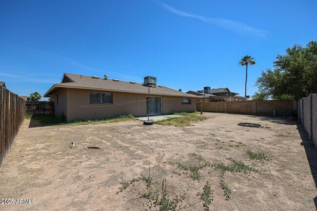 Building Photo - 5333 W Port Au Prince Ln