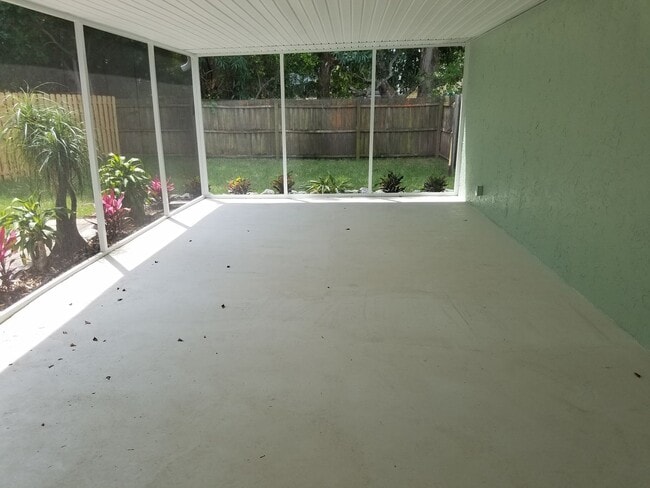 Building Photo - 3/2 NORTH WEST BRADENTON