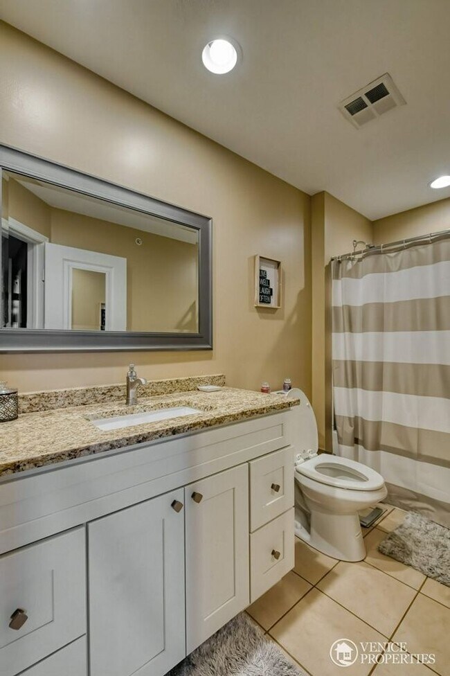 Building Photo - Three Bedroom with Garage near Grandview (Tri-Village)