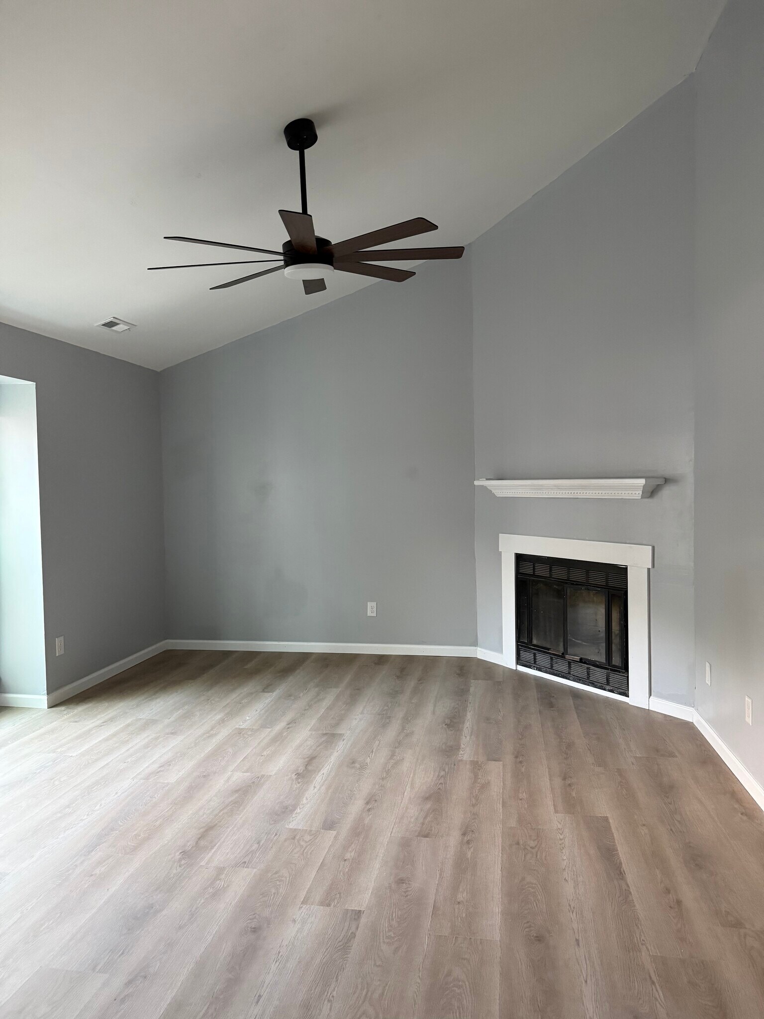 Building Photo - 507 Coronation Dr