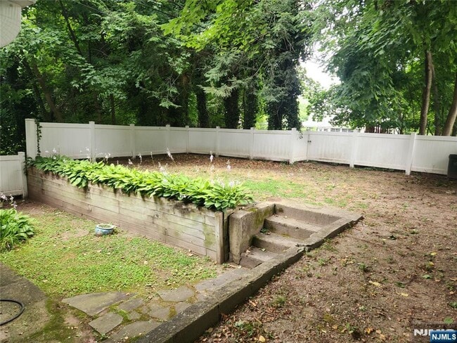 Building Photo - 276 Franklin Turnpike