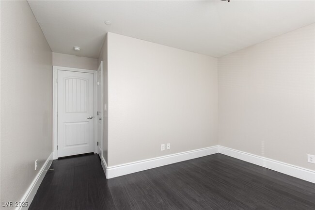 Building Photo - 61 Jasmine Point St