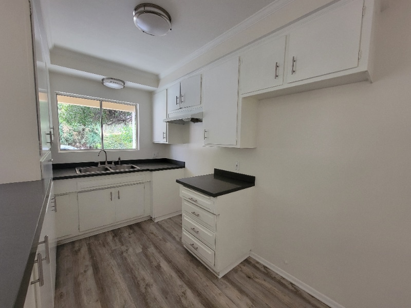 Building Photo - 13556 Wyandotte St