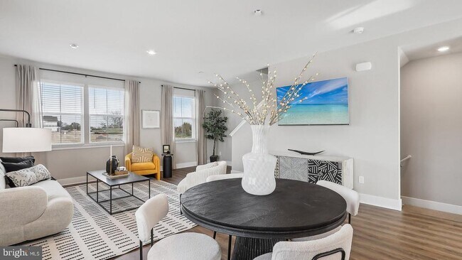 Building Photo - 135 Lakota St