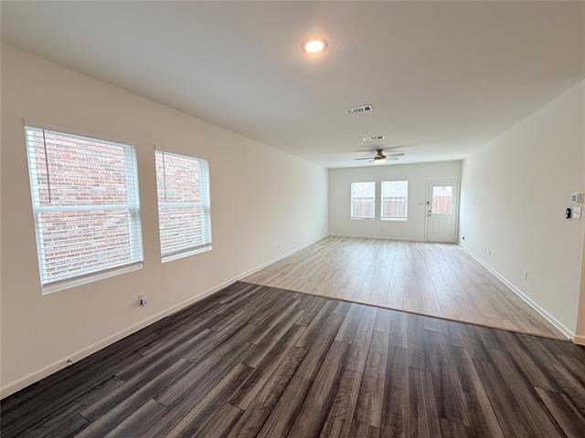 Building Photo - 609 Delaware Ave