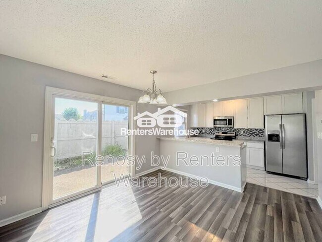 Building Photo - 651 Ridge Cir