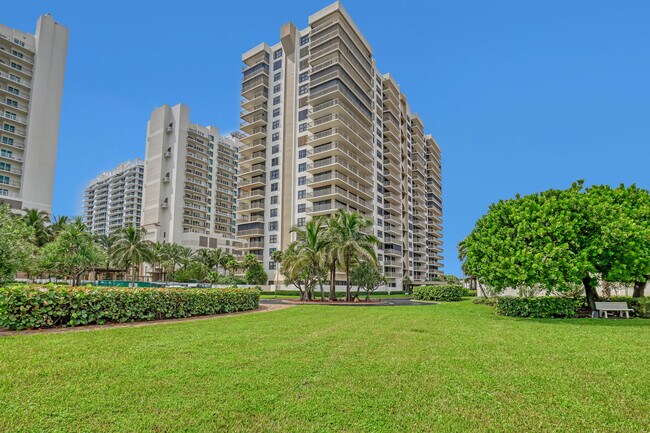 Primary Photo - 3400 N Ocean Dr