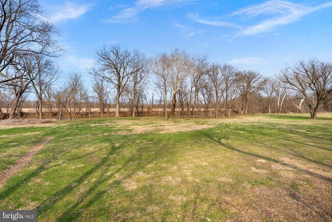 Building Photo - 19451 Youngs Cliff Rd