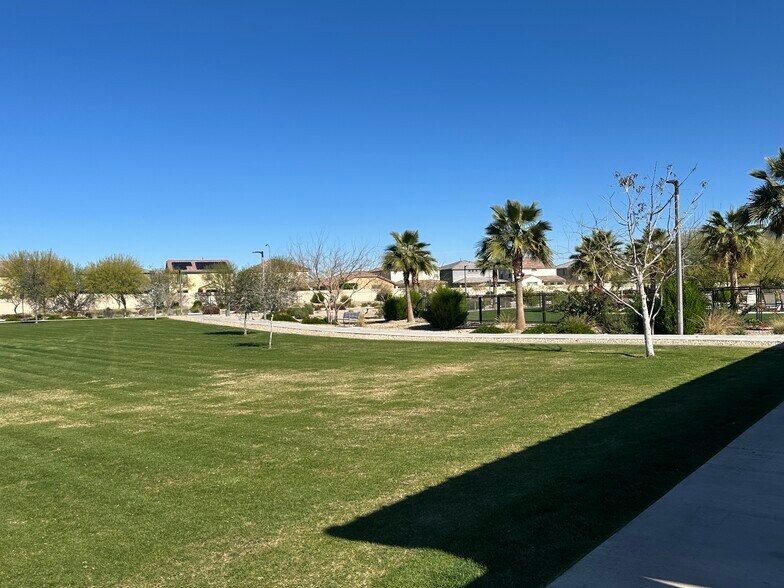 Building Photo - 8909 W Missouri Ave