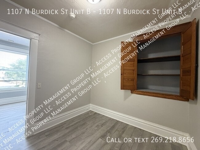 Building Photo - 1107 N Burdick St