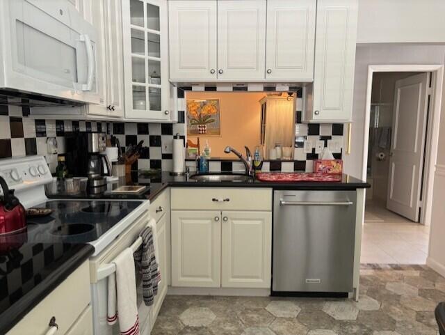 Building Photo - 15234 Lakes of Delray Blvd