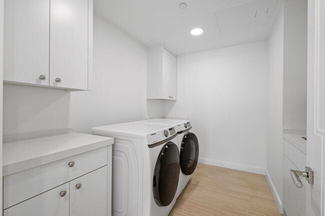Building Photo - 3550 S Ocean Blvd