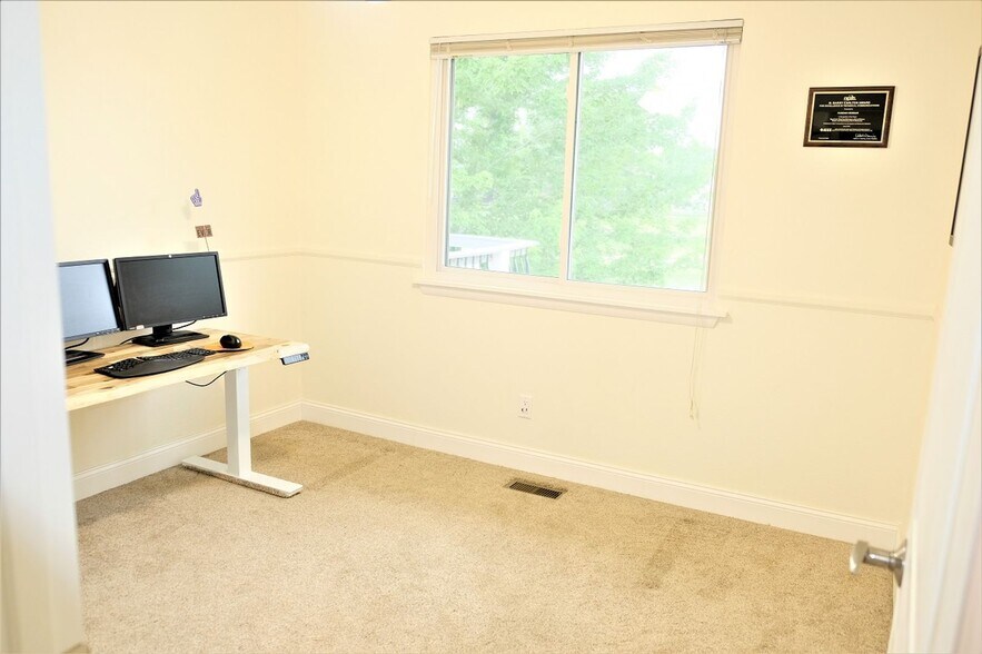 Building Photo - 13355 Fawn Ct