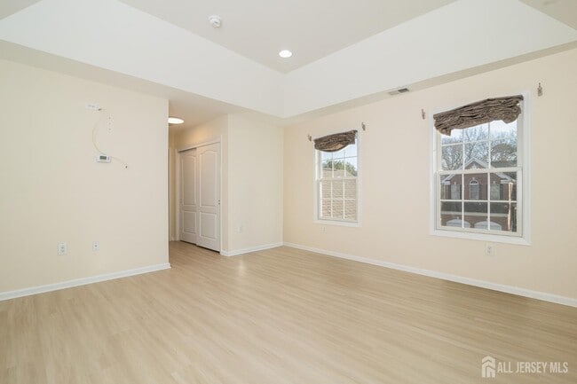 Building Photo - 4 Timber Grove Ct