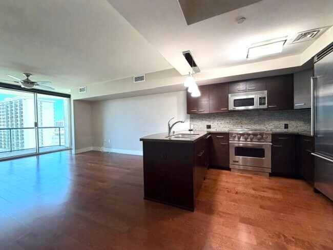 Building Photo - 2 Bedroom, 2 Bathroom, 2 Parking (Allure Waikiki)