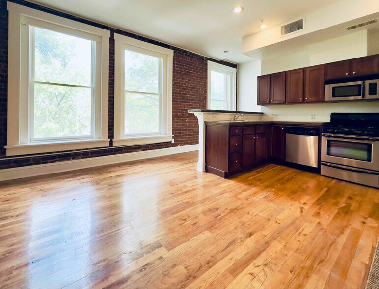 Building Photo - 3211 Zuni St