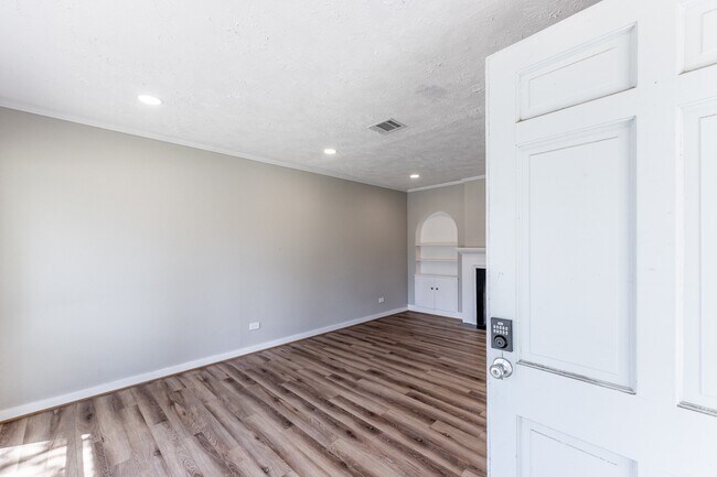 Building Photo - 1528 22nd St