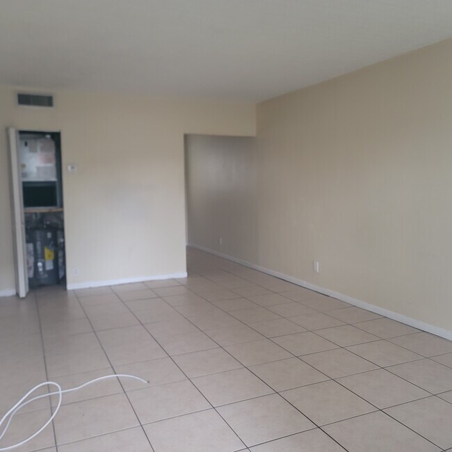 Building Photo - 7311 NW 37th St