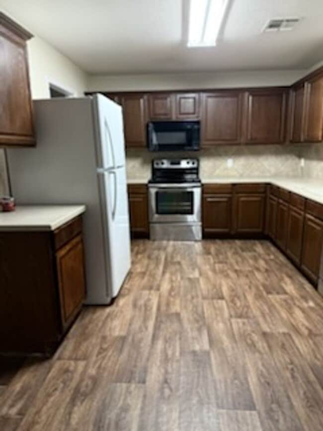 Building Photo - Beautiful 2-Story Home for Rent — Freshly Updated!