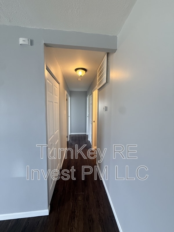 Building Photo - 403 Montrose Dr