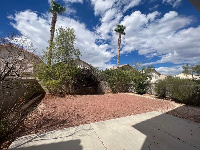 Building Photo - Nice Single-Family House in Silverado Ranch