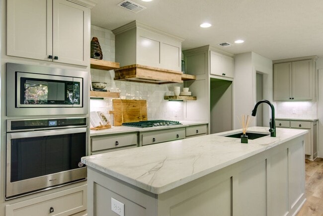 Building Photo - Palm Springs style ranch house