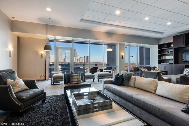 Building Photo - 1201 S Prairie Ave