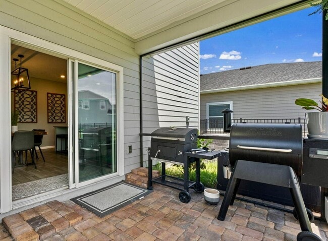 Building Photo - Gorgeous 4/ 2.5 Home in the Beautiful Lake Asbury Area of Clay County! $2,550.00